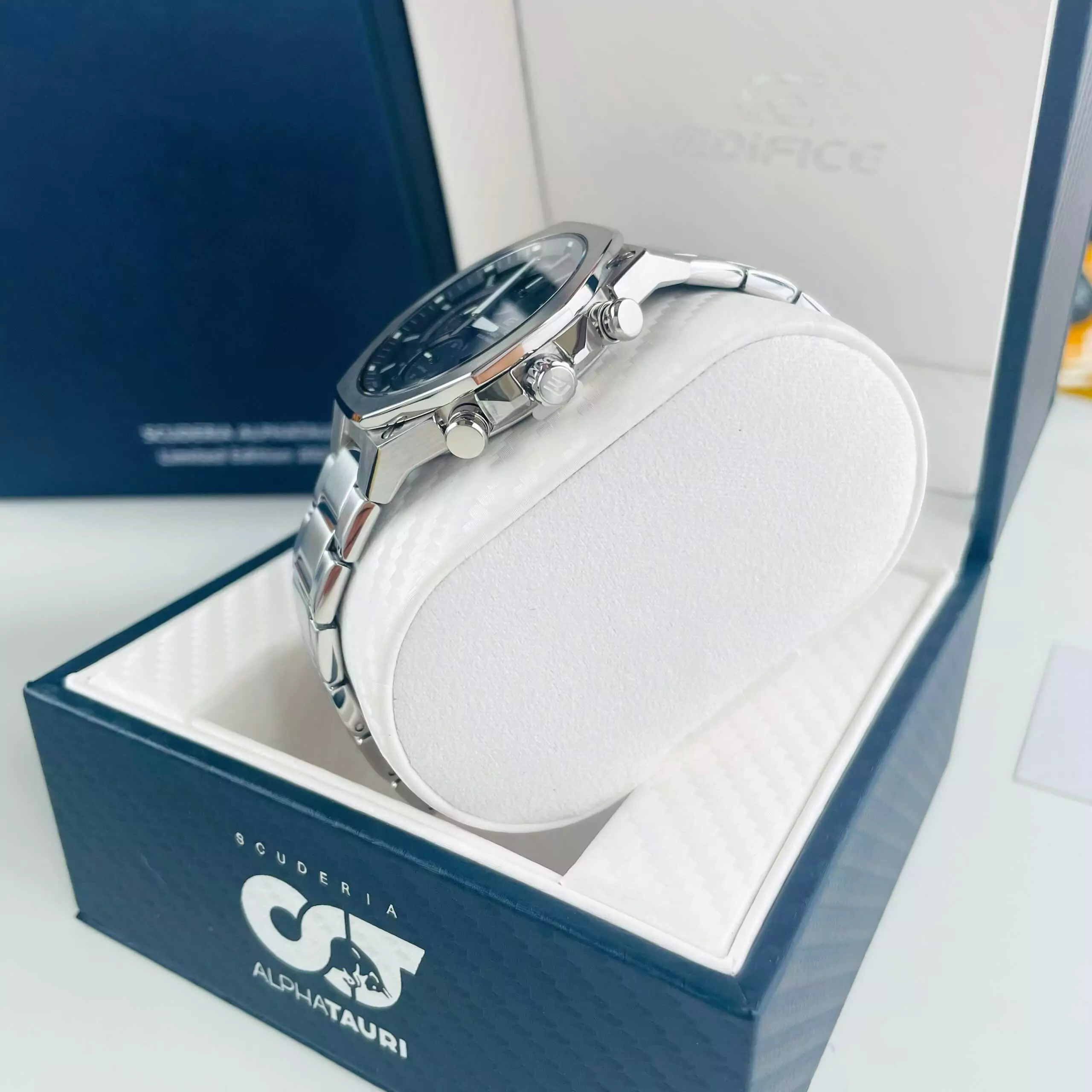 EDIFICE EFS-S570D-1AV | KÍNH SAPPHIRE - PIN NĂNG LƯỢNG MẶT TRỜI 4 edifice efs-s570d-1a