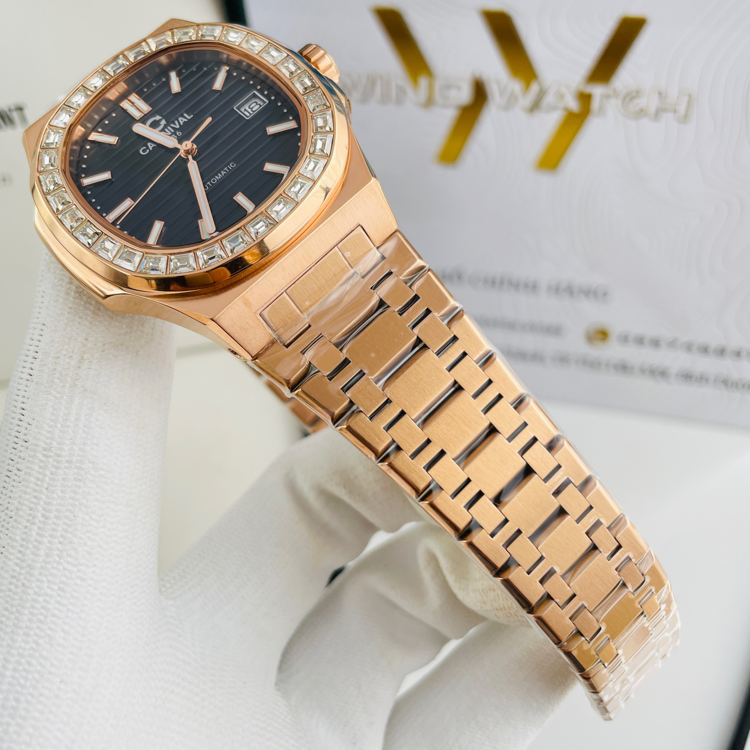 CARNIVAL 8108G-VH-D AUTOMATIC - KÍNH SAPPHIRE 4 carnival 8108g dây kim loại