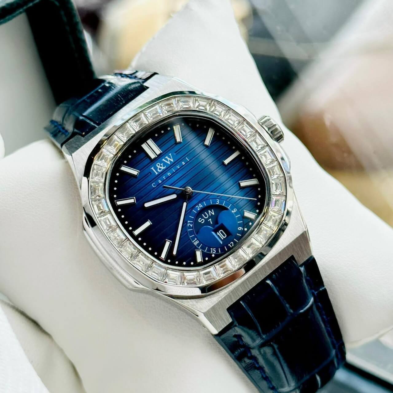 Carnival I&W 735G - Dây Da - Mặt Xanh - Kính Sapphire 3 Đồng Hồ Nam Carnival I&W 735G Dây Da sang trọng - lịch lãm