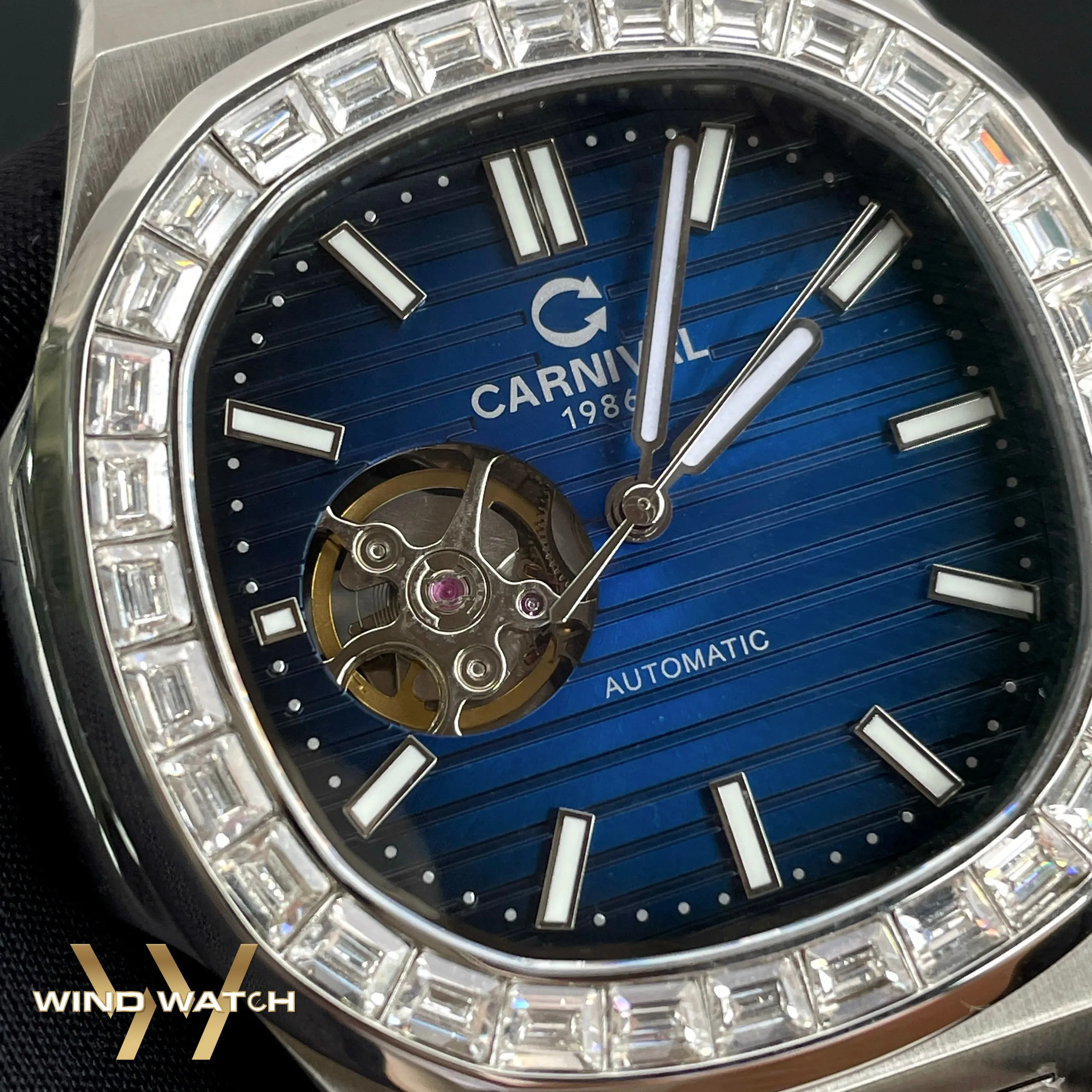 Carnival 8128G-VT-X 19 Mặt kính Sapphire của đồng hồ Carnival