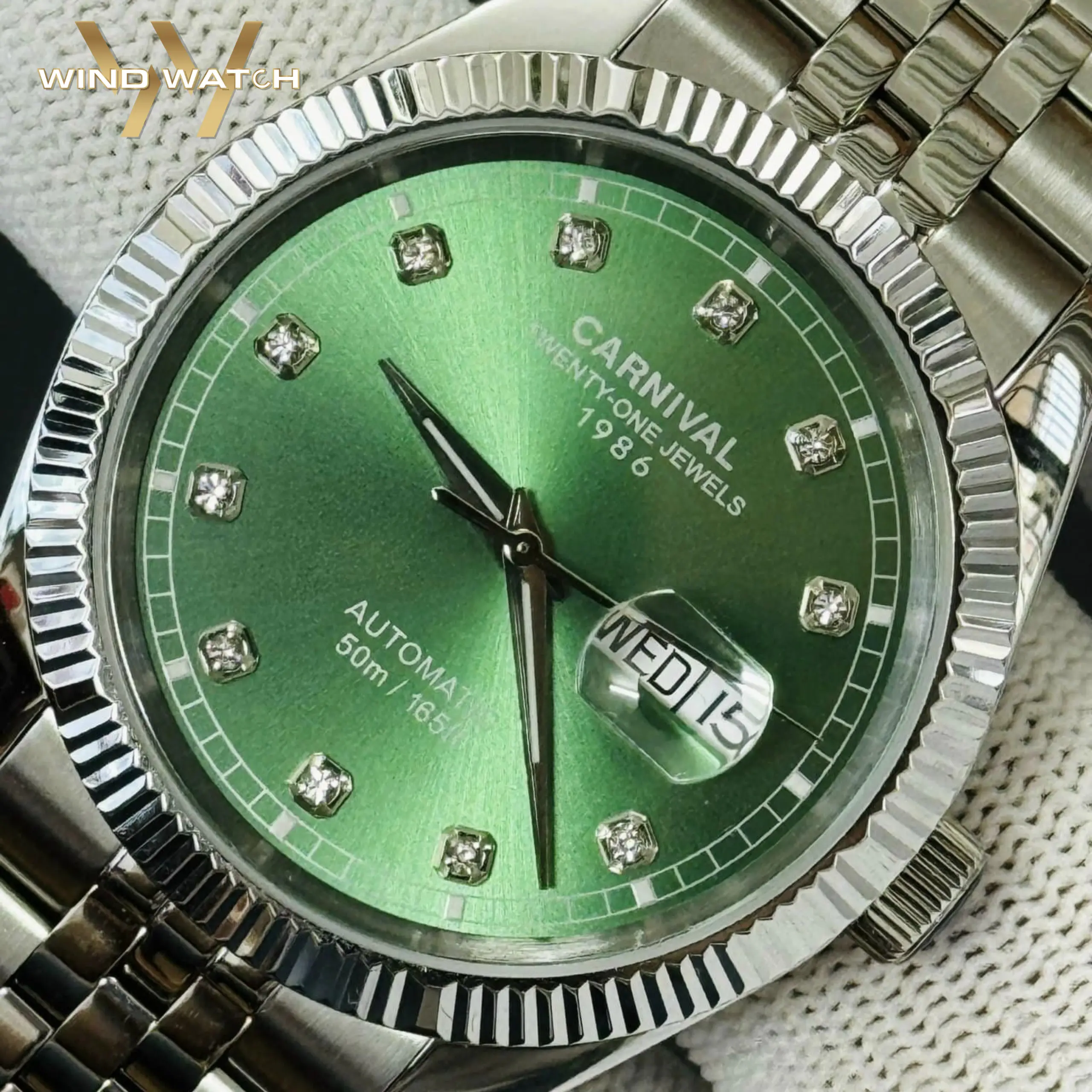 Carnival 8131G-VT-XL 17 Mặt kính Sapphire Carnival 8131G-VT-XL
