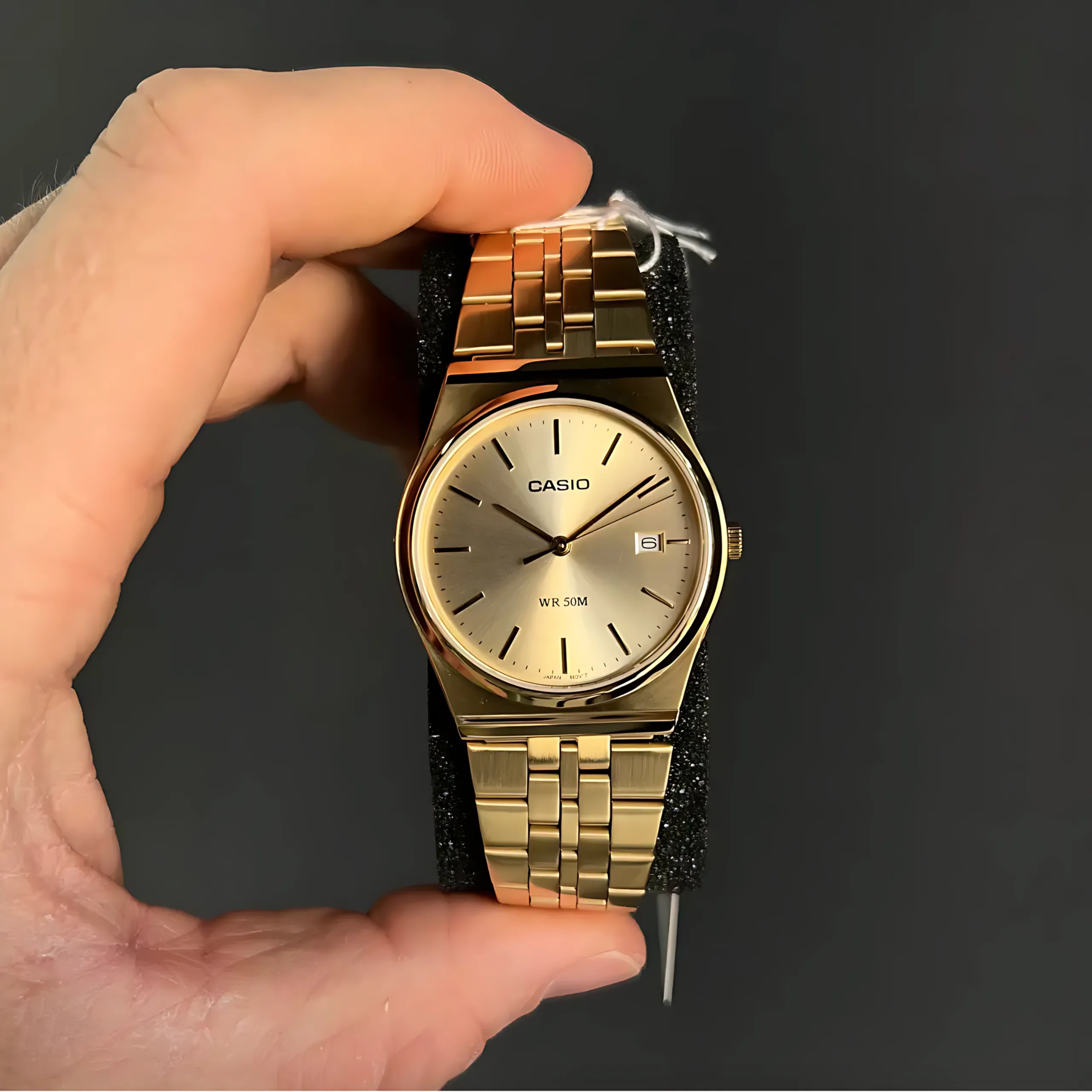 Casio MTP-B145G-9AVDF 17 Màu vàng bóng bẩy tạo nên sự khác biệt cho MTP-B145G-9AVDF
