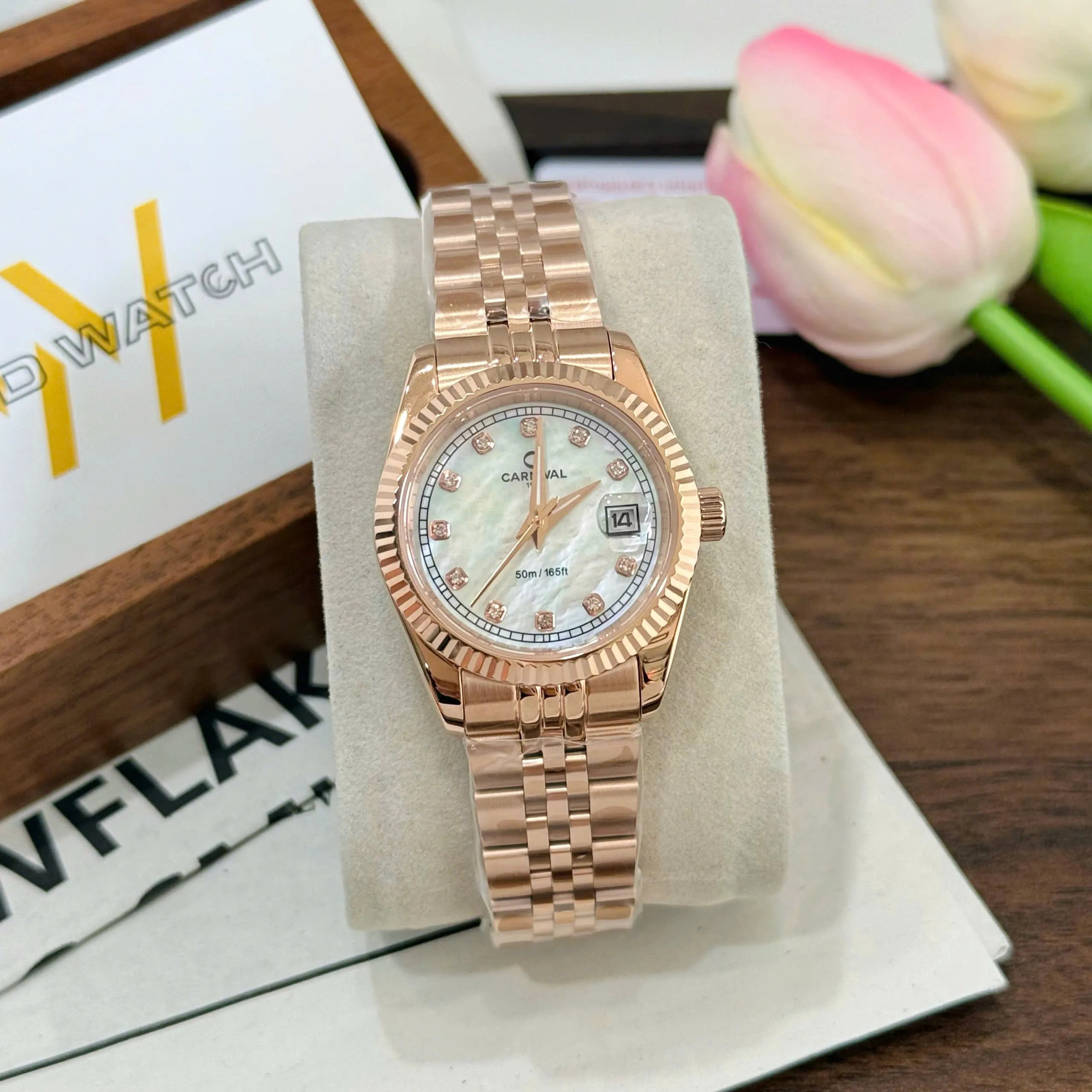 CARNIVAL COUPLE 8190G-VH-TK VÀ 8131L-VH-TK (XÀ CỪ) 3 Đồng Hồ Carnival Nữ 8131L-VH-TK Xà cừ trắng