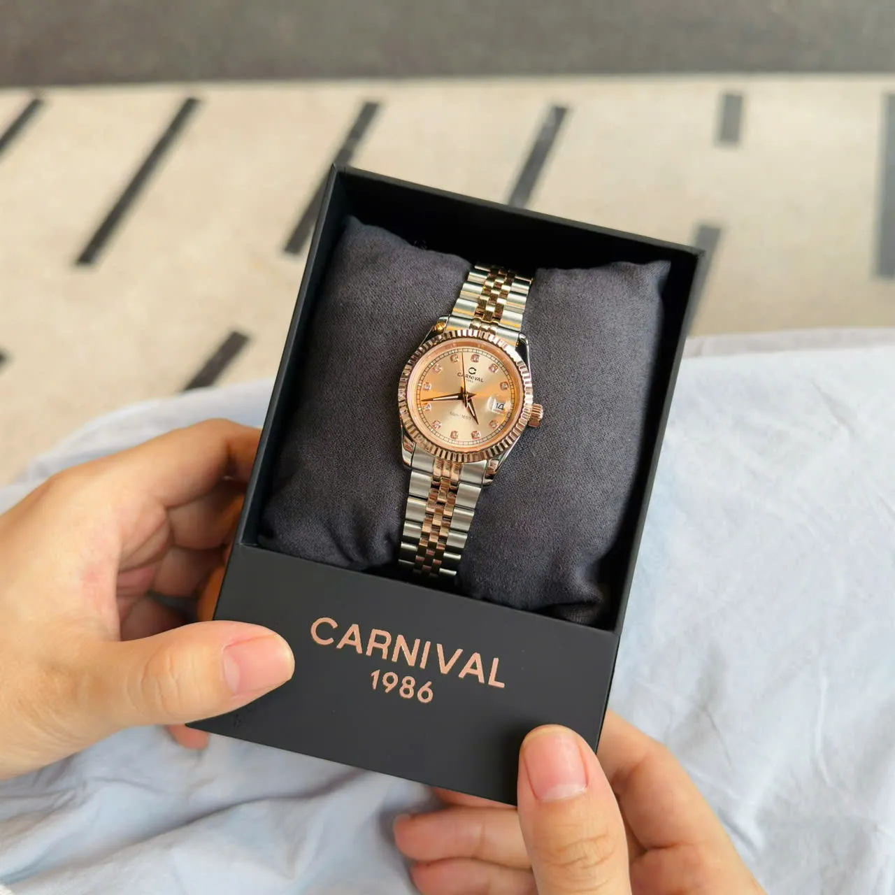 CARNIVAL 8131L-CH-NN 7 Đồng Hồ Carnival Nữ 8131L-CH-NN